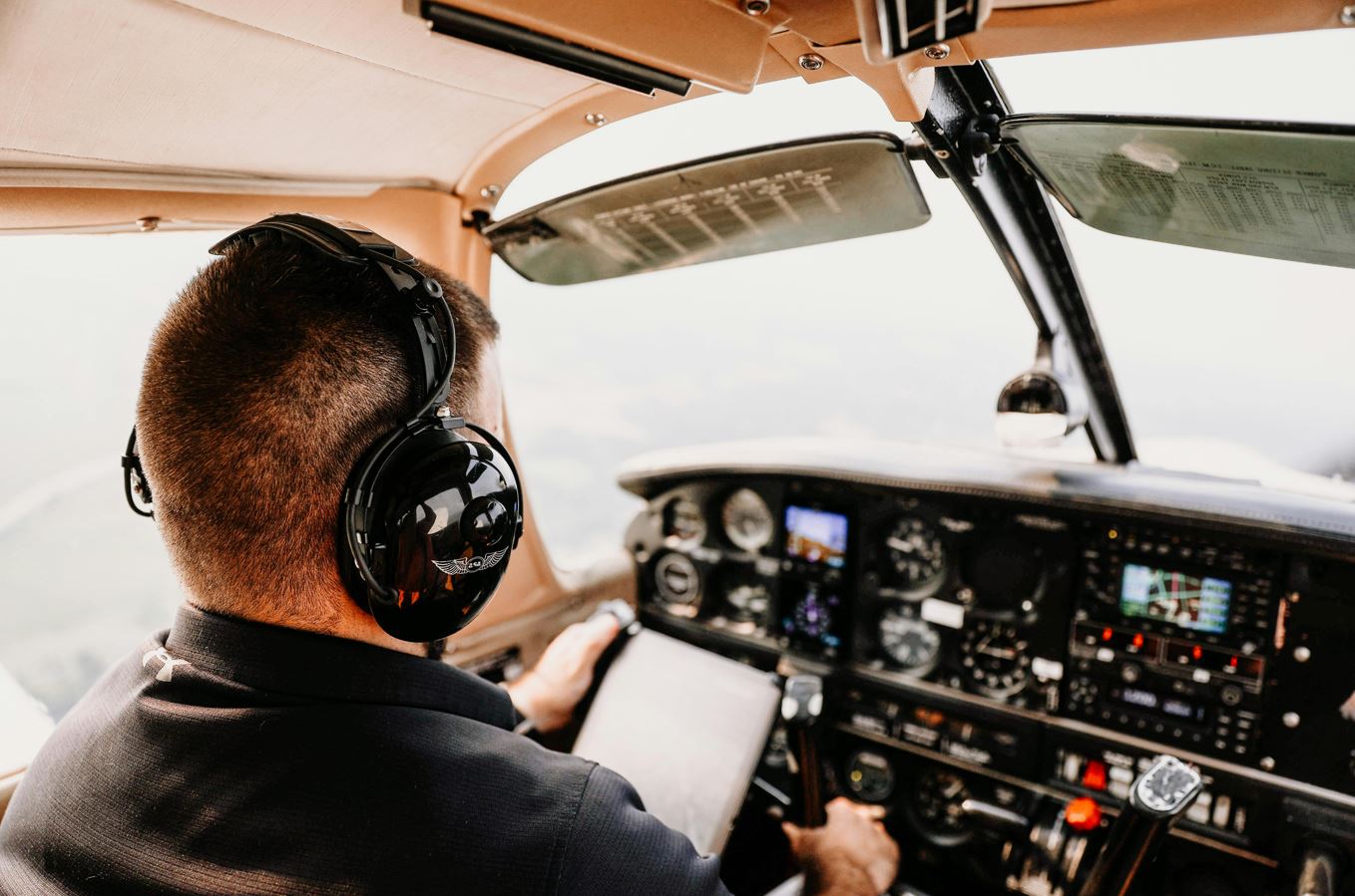 Pilot in the cockpit of helicopter in La Fortuna